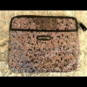 Nine West tablet/ iPad case! 🌸